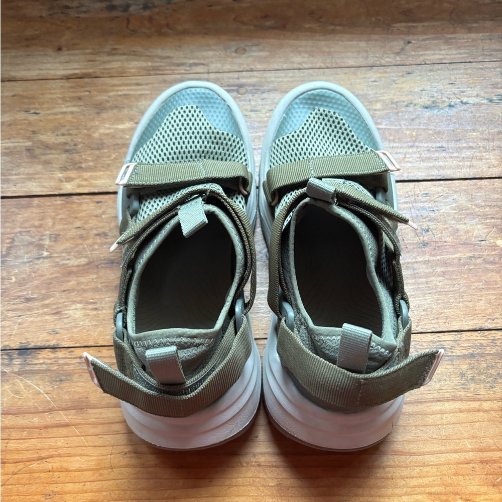 TEVA OUTFLOW Universal Water Shoes - Picture 4 of 6